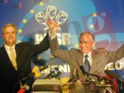 DOCUMENT EXCLUSIV: Decretul de decorare a lui Schweighofer semnat de Iliescu şi Năstase