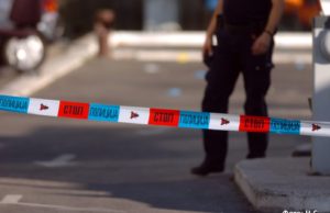 Un profesor și-a aparat elevii, dezârmand un bărbat care intrase în şcoală cu o puşcă de asalt