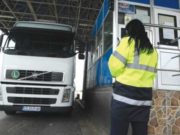 Detalii incredibile în dosarul şpăgilor din vămi. Comoară descoperită în casa funcţionarei care a cerut şpagă de la ACDC