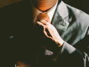 Ce poti pati de la o simpla cravata