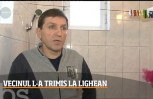 Un bărbat din Gorj se spală la lighean după ce vecinul, deranjat estetic, i-a tăiat ţevile