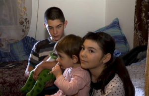 Cinci frăţiori din Bucovina au rămas fără mamă, de sărbători. Tânăra a murit la 35 de ani