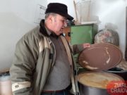 Mierea românească, considerată aliment de lux pentru străini, în timp ce, la noi, produsul se iroseşte pe tarabe