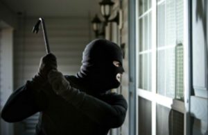 Perioada sărbătorilor e și sezonul hoţilor, avertizează poliţia