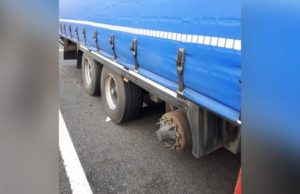 Şofer român de TIR care mergea cu o roată lipsă la mașină în Ungaria, prins de poliţie