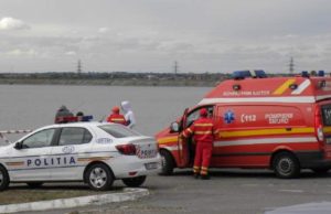 Elev de liceu înecat la Slatina. A făcut focul să nu îngheţe, i-a luat geaca foc şi a sărit în Olt