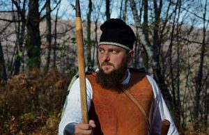 Rareş Demian, găsit mort. De Ziua României, președintele Asociaţiei „Valea Dacilor” şi-a pus capăt zilelor folosind tricolorul