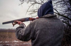 Un braconier din Zalău a tras cu arma într-un poliţist pentru a-l ucide