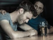 Un tânăr din Iaşi a muncit pe rupte 8 ani ca să strângă 70.000 de euro, doar ca să-i toace pe toţi iubita