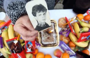 43 de suflete incinerate pentru 2.000 de lei de căciulă. ”Un pas greșit și sunteți lângă ce morți!” Cenușa aruncată la canal