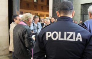 Un român a făcut peste 50.000 de euro în Italia, păcălind turiştii