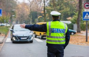 Român din Germania, în stare gravă după ce a fugit de poliţie și s-a aruncat de la etajul 4