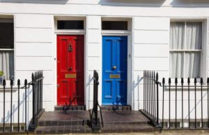 Băieţel de doi ani găsit doar în scutec, pe stradă, în dimineaţa Crăciunului