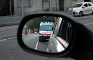 Român rănit grav în urma unui accident ciudat de muncă produs într-o spălătorie auto din Italia