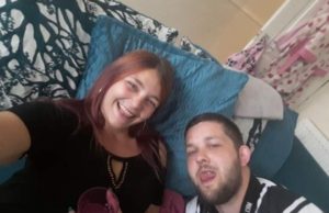 Un tânăr internat în spital a fost vizitat de iubita lui. Câteva ore mai târziu, inima lui s-a oprit, iar fata a ajuns în arest