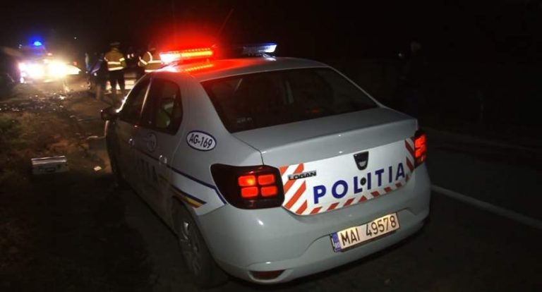 Opt români reţinuţi pentru exploatarea unor dame de companie, cucerite prin metoda „lover-boy”, în Spania