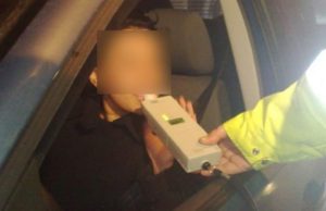 Adolescentă de 15 ani prinsă beată la volan, în Tulcea. Furase maşina de la o cunoştinţă