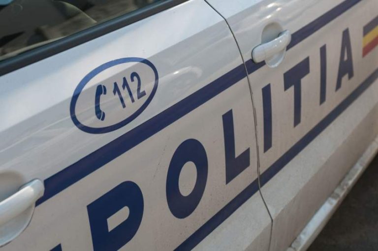 Preot dat afară cu jandarmi, agenţi de pază şi Poliţie dintr-o biserică din Botoşani