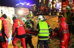 Femeie aproape moartă în cabina TIR-ului unui şofer român care a răsturnat camionul, în Austria