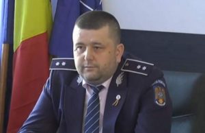 Şeful Poliţiei Vâlcea, demis după ce a fost prins circulând cu 125 km/h în localitate, de Crăciun