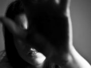 Cinci tineri din Recaş, acuzaţi că au exploatat mai multe minore din judeţul Timiş