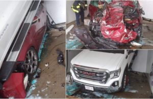 Imagini de groază într-o spălătorie auto, maşină strivită de o camionetă, totul a fost filmat