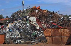 Cinci hoţi de fier din Hunedoara au ratat lovitura vieţii lor, neştiind cât valora marfa