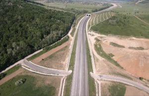 Tronson din Autostrada Lugoj-Deva, inaugurat cu interdicţii şi restricţii de viteză