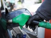 Cât va scădea, în mod practic, prețul combutibilului, după eliminarea supraacizei/ Sighiartău: Va produce efecte pe întreg lanțul