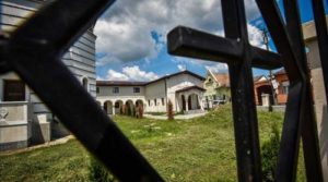 preot-magazie-lemne-capela-23355