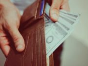 Și-a pus toți banii strânși într-o cutie de pantofi. Când și-a dat seama ce a făcut era deja prea târziu! Mare atenție unde vă păstrați economiile