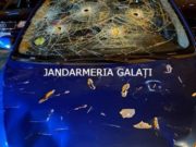 Spectacol neașteptat printre blocuri! S-a certat cu iubita lui, iar bărbatul din Galați a făcut un adevărat circ. Toți se uitau la ei ca la teatru. Ce nebunie!