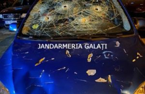 Spectacol neașteptat printre blocuri! S-a certat cu iubita lui, iar bărbatul din Galați a făcut un adevărat circ. Toți se uitau la ei ca la teatru. Ce nebunie!