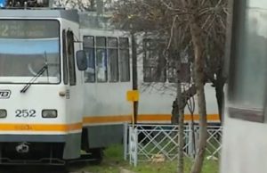 Dosar penal pentru vatmanul care s-a şicanat cu un şofer în Bucureşti