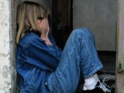 Fetiță de 10 ani, violată în scara blocului!