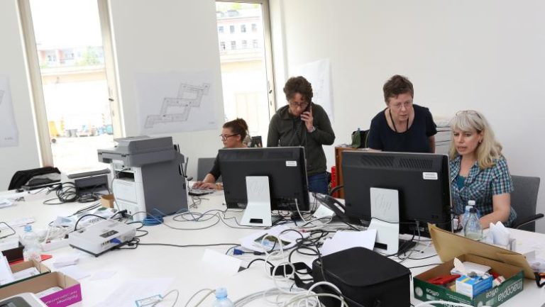 Angajații care au copii mici vor avea program flexibil la muncă. Când intră în vigoare directiva europeană
