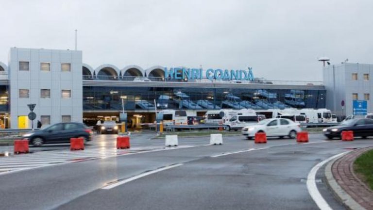 Românii care voiau de Revelion în Dubai au fost de 2 ori întorși cu avionul pe Otopeni