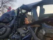 Logan strivit de un camion, accident în Negreni, Scornicești