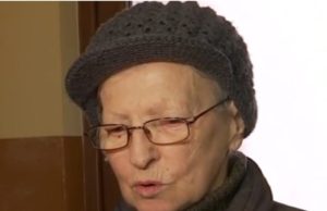 La 78 de ani, doamna Florica s-a luptat fără teamă cu un hoţ care voia sa-i fure geanta