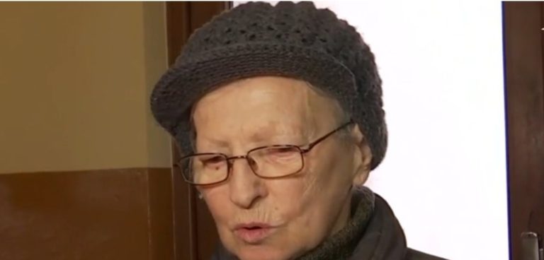 La 78 de ani, doamna Florica s-a luptat fără teamă cu un hoţ care voia sa-i fure geanta