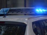 Auzeau zgomote ciudate venind dintr-o mașină de poliție care staționa și s-au apropiat să vadă ce se întâmplă. Doi polițiști se încinseseră atât de tare și făceau dragoste chiar acolo. Nici uniformele nu apucaseră să și le dea jos