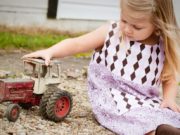 După moartea mamei, tata mi-a spus că mergem la dentist. Am ajuns de fapt într-un alt loc. S-a dus până la baie și nu s-a mai întors niciodată