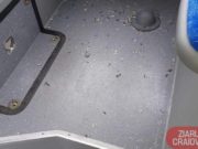 Nici nu au întrat bine pe traseu ca autobuzele noi au devenit coșul de gunoi al unor craioveni. Coji de semințe aruncate pe jos