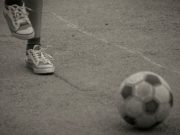 Fotbalul din curtea școlii, dat dispărut!