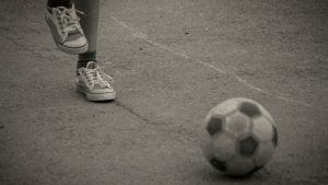 fotbalul-in-curtea-scolii
