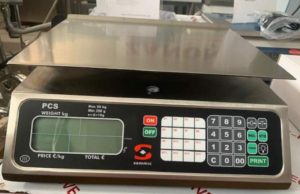 Doi români au spart o brutărie, în Italia, şi au furat cântarul în loc de casa de marcat