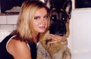 Cinci dintre câinii găsiţi în casa Cristinei Ţopescu, după moartea ei, s-au salvat singuri