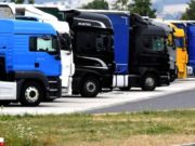 Şofer român de TIR, amendă şi dosar după ce a furat curent într-o parcare din Germania