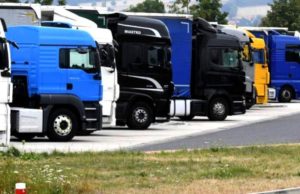 Şofer român de TIR, amendă şi dosar după ce a furat curent într-o parcare din Germania