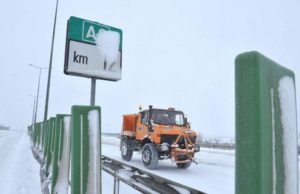 Polei și circulaţie în condiţii de iarnă pe mai multe drumuri din ţară